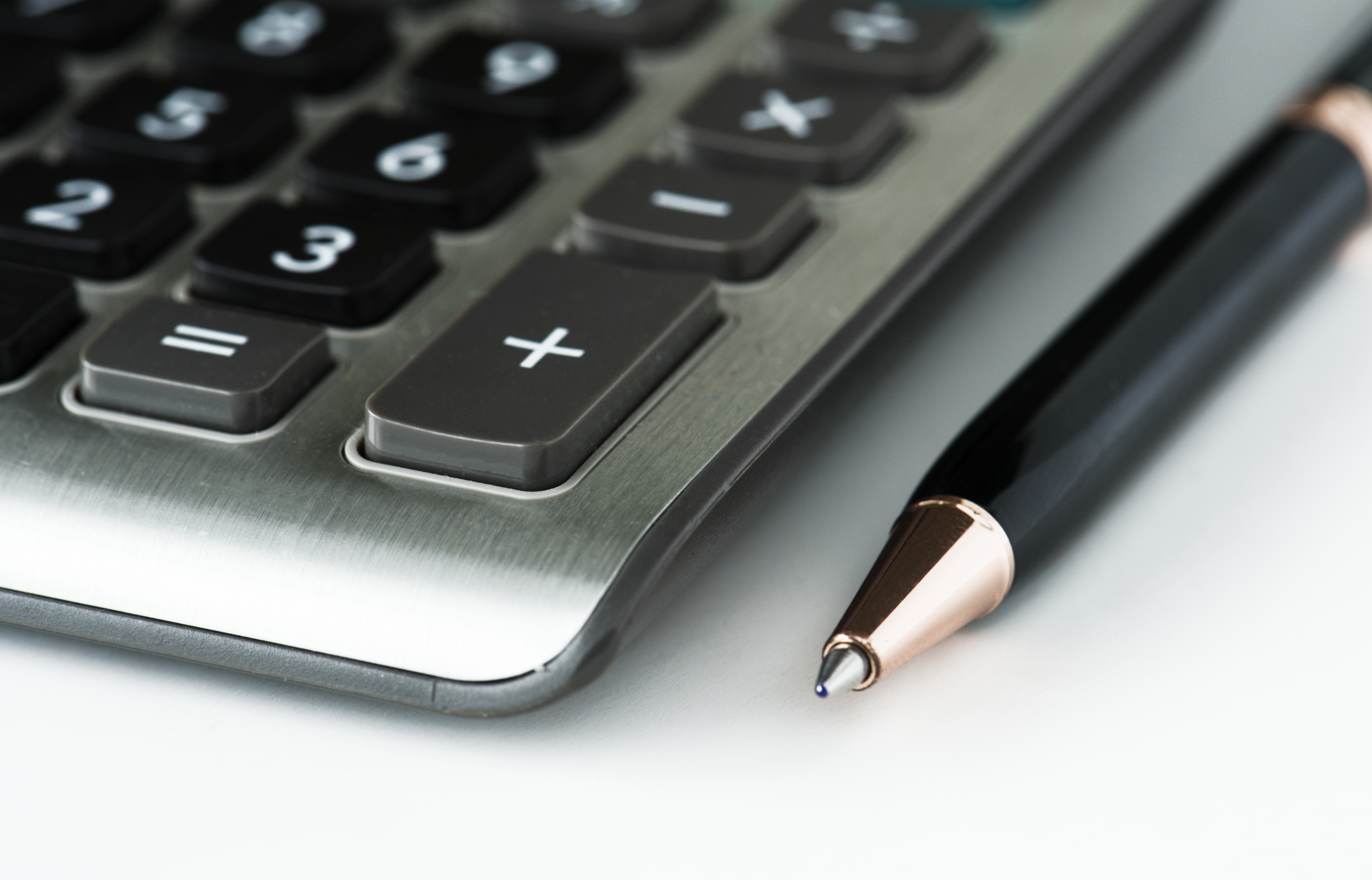 closeup-calculator-with-pen.jpg